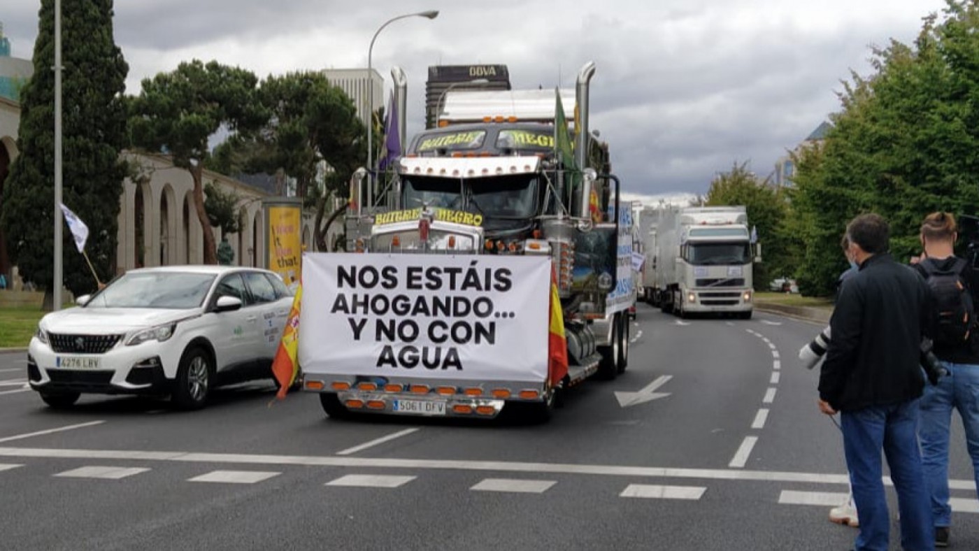 Caravana de protesta de los regantes en Madrid.
