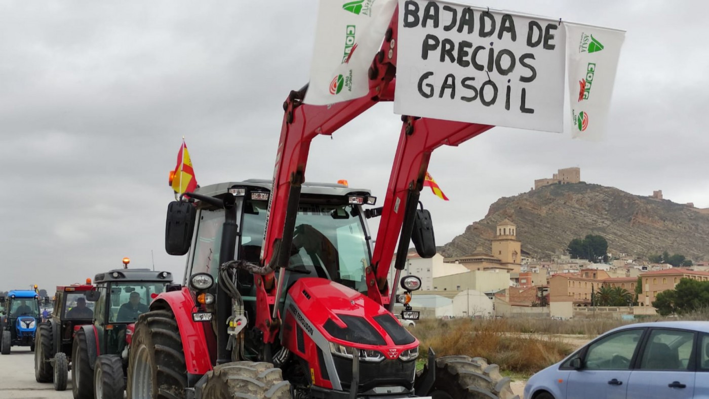 'Tractorada' en Jumilla por la situación que atraviesa el sector agrario