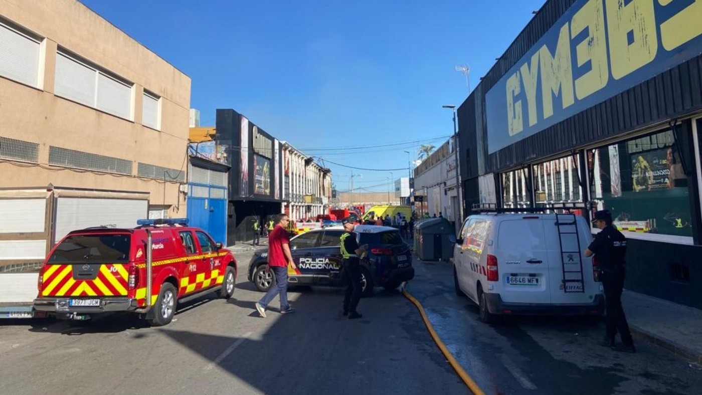 Decretan secreta la investigación del incendio y los forenses comienzan las autopsias