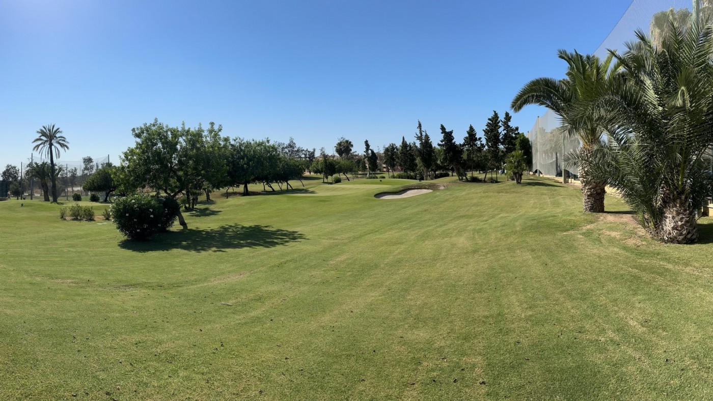 El golf deja 617 millones de euros al año en la Región de Murcia