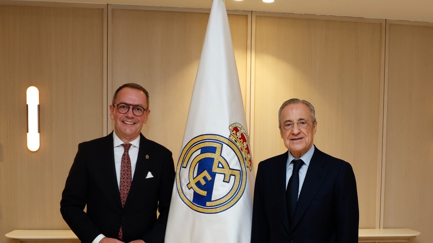 La bandera del Paso Blanco para el equipo blanco