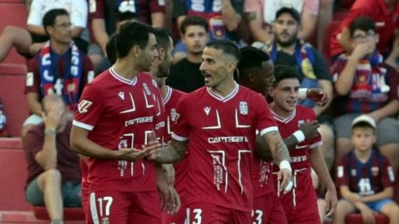 El Pocho Román da los primeros tres puntos de la temporada al Cartagena (1-2)