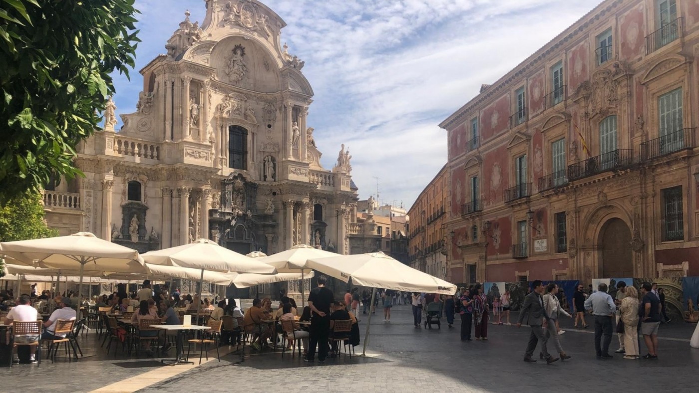 El Puente deja llenos los hoteles de la ciudad de Murcia