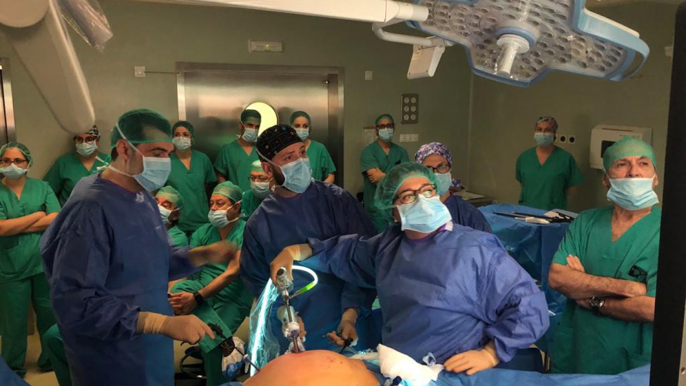 Nuevo tratamiento quirúrgico para el cáncer de colon en hospital Reina Sofía.