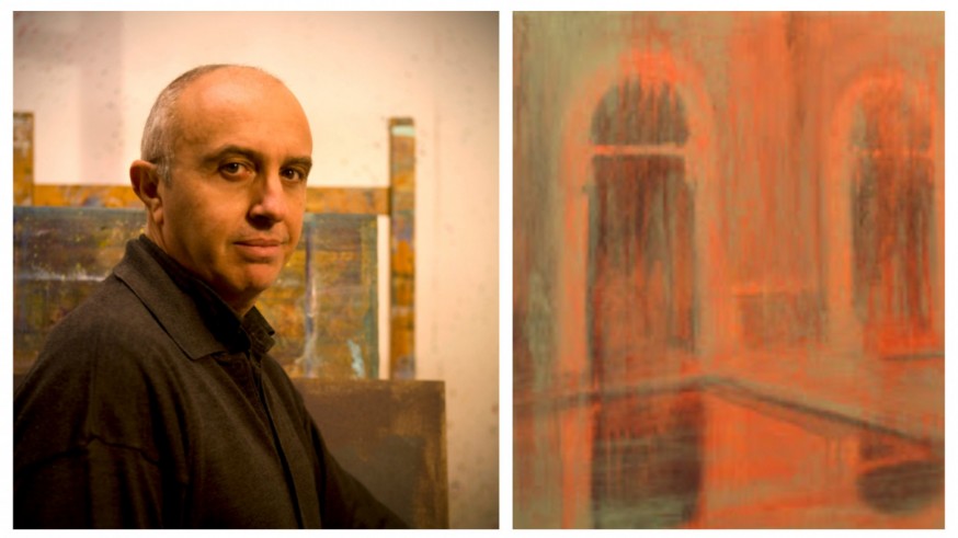 Esteban Bernal junto a un detalle de unas de sus 'ArquiteXturas'