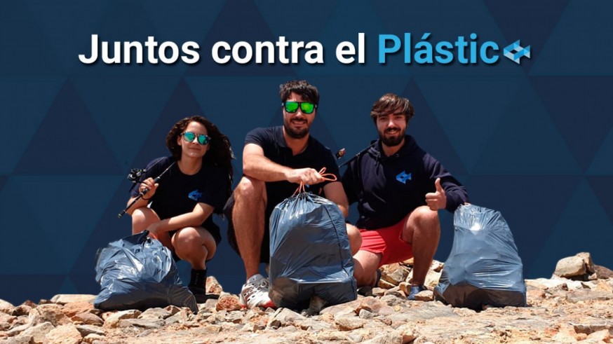Miembros de WeFish presentando la campaña