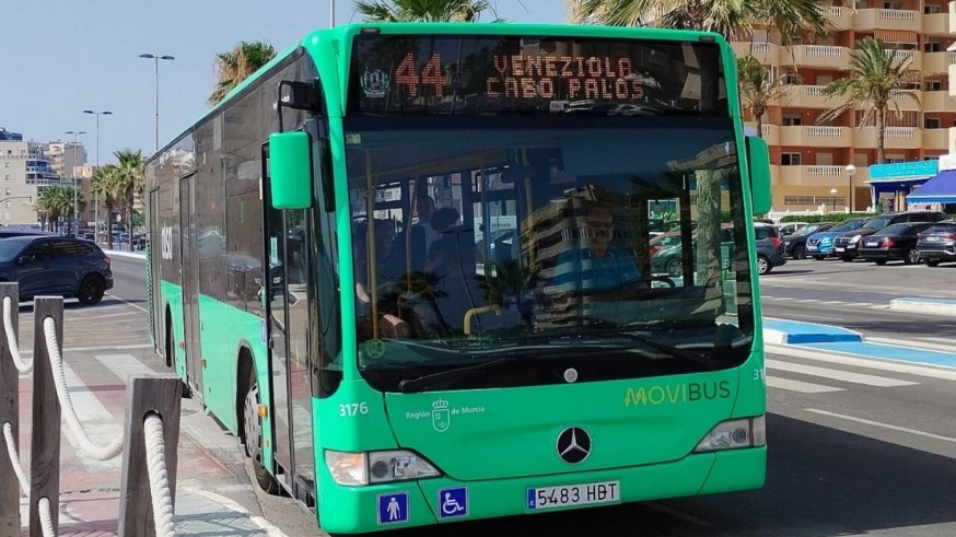 Los empresarios de La Manga piden un plan de movilidad integral