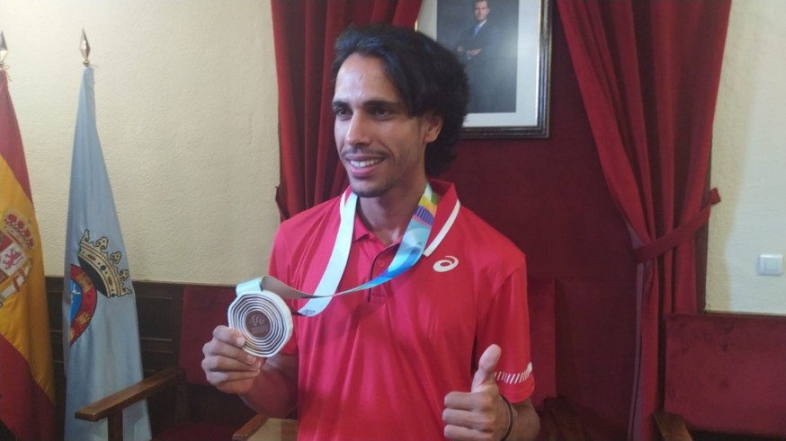 Katir, recibido en Mula: "Estoy muy feliz de traer una medalla a mi pueblo" 