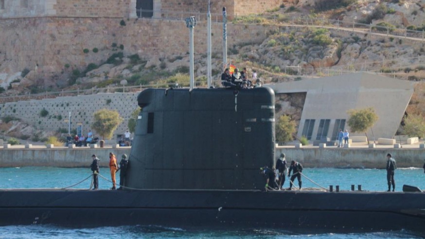 Dotación de un submarino de la Armada en Cartagena