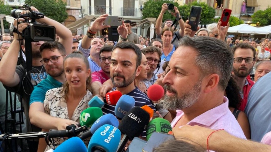 Abascal participa en un acto de campaña en Murcia