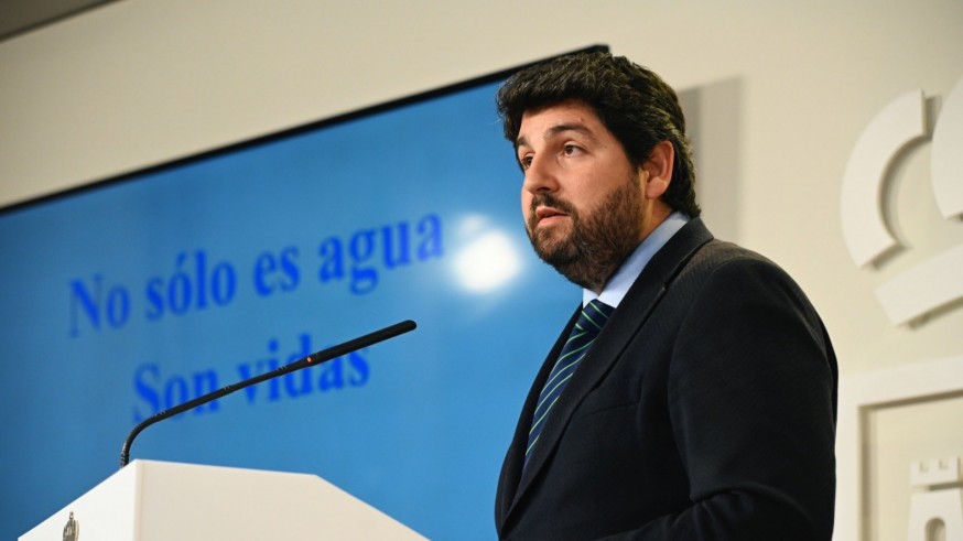 López Miras critica que el PSOE no aclare su postura sobre qué hacer con políticos imputados