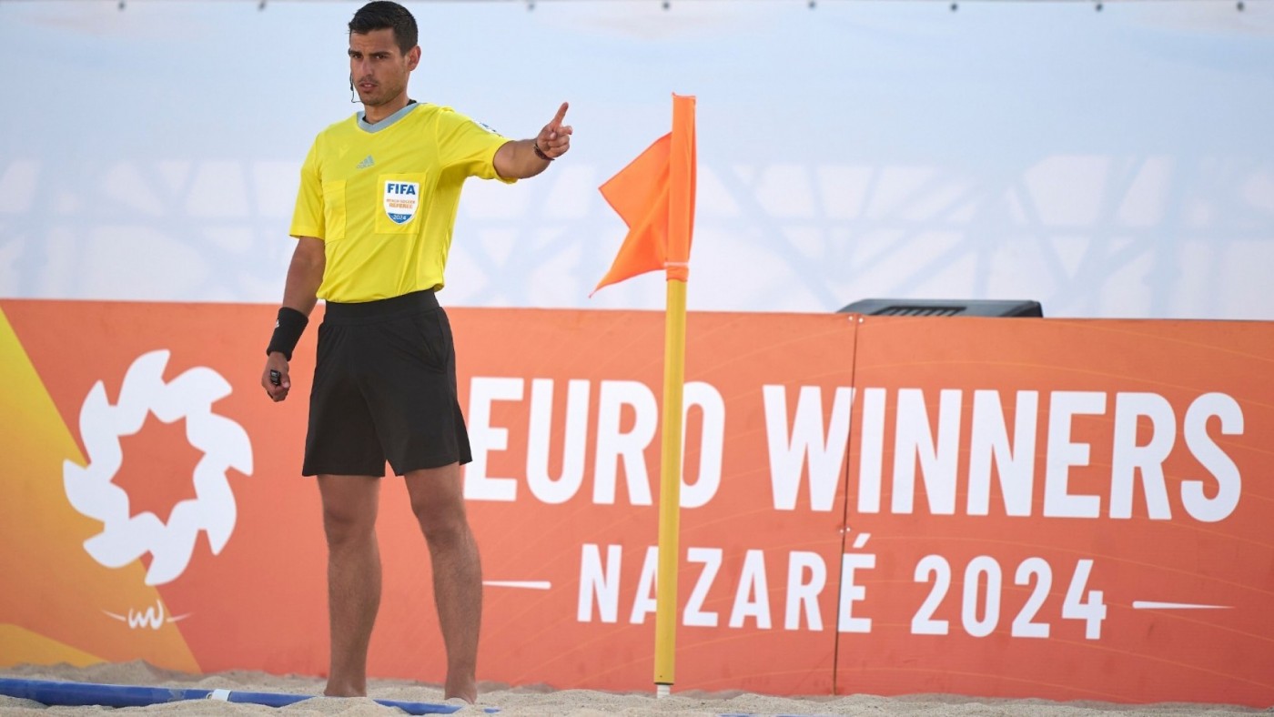 El cartagenero Ojaos Valera, único árbitro español en la Euro Soccer League de selecciones de fútbol playa