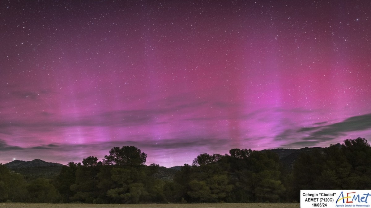 An aurora borealis illuminated the night time skies of Spain