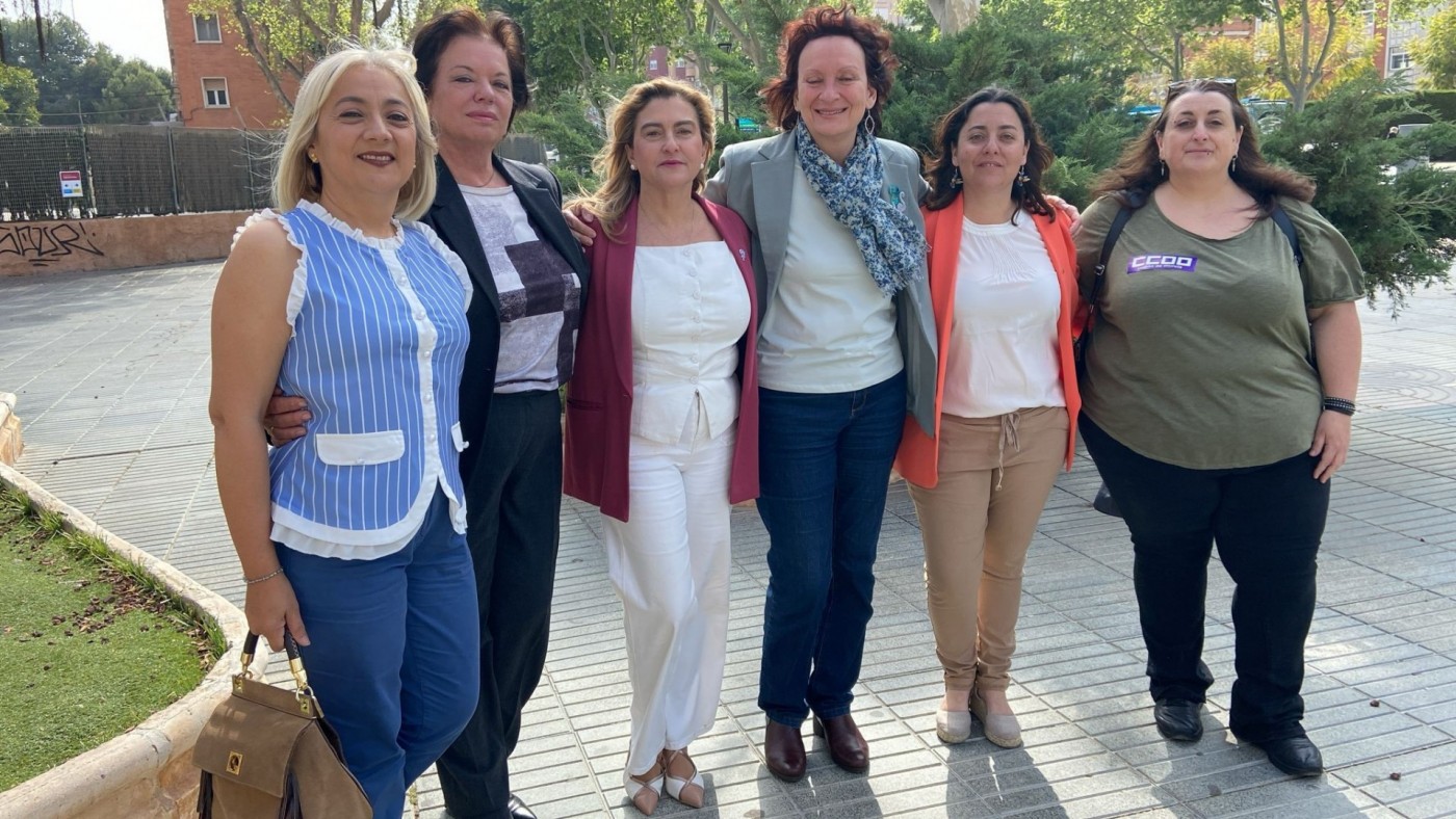 La Asamblea Feminista entrega 1.300 firmas contra las declaraciones del diputado de Vox sobre violencia