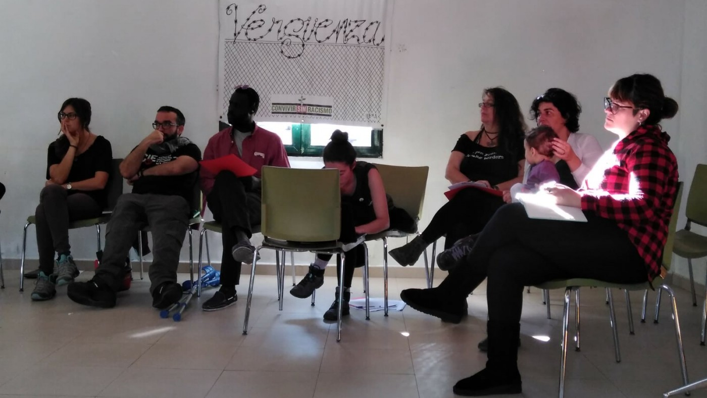 Reunión organizada por Convivir Sin Racismo en El Valle (foto: ORM)