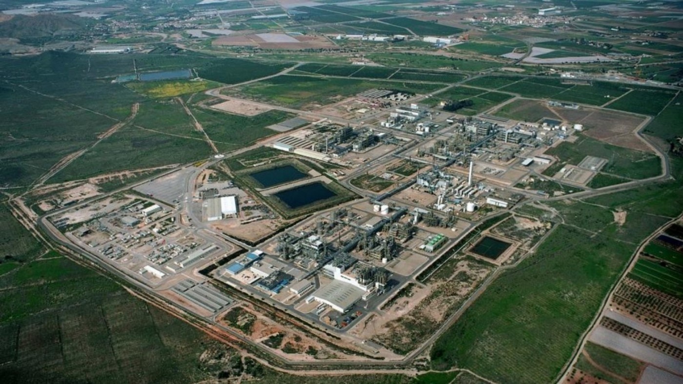 Los trabajadores de Sabic temen el cierre de la planta de Cartagena tras la venta de las instalaciones en Europa y América