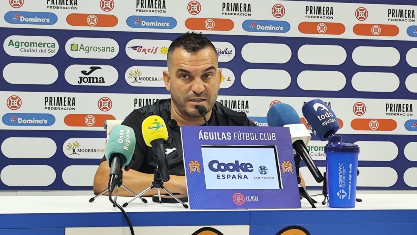 Adrián: "Quiero tener a todos los jugadores listos, esto es una plantilla"