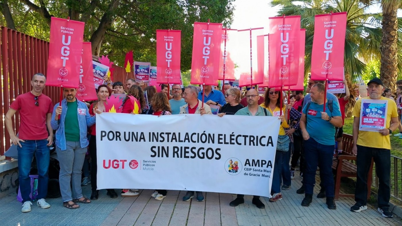 Padres del colegio Santa María de Gracia se movilizan por el riesgo de incendio debido a una instalación eléctrica defectuosa