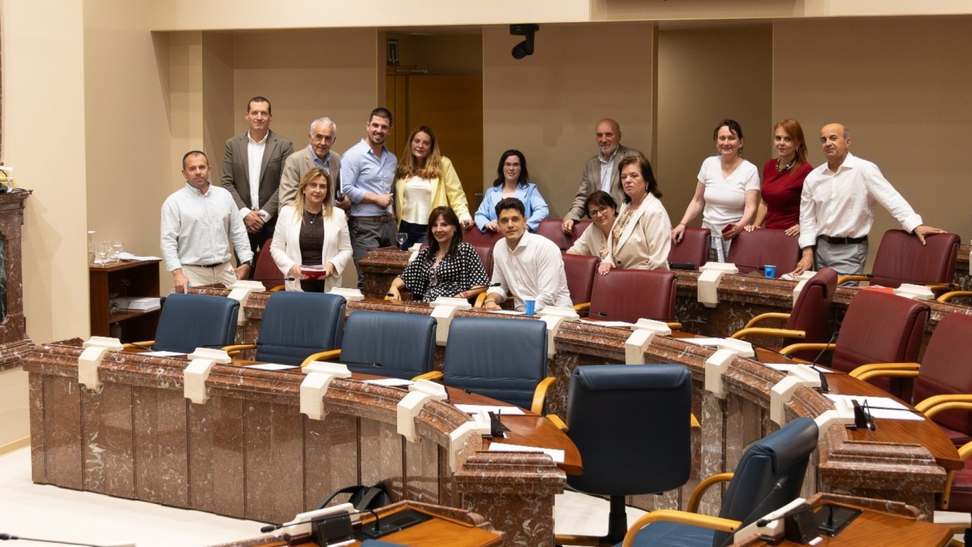 Tensión en la Asamblea Regional por la fallida comparecencia de la consejera de Salud sobre la ‘trama de las prótesis’