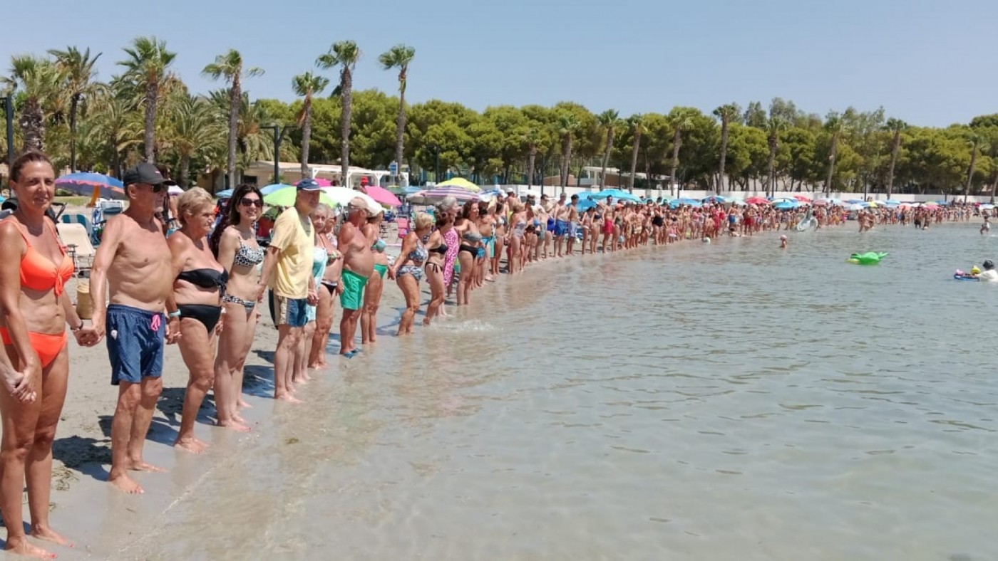 El Abrazo al Agua vuelve a tomar las costas en su sexta edición