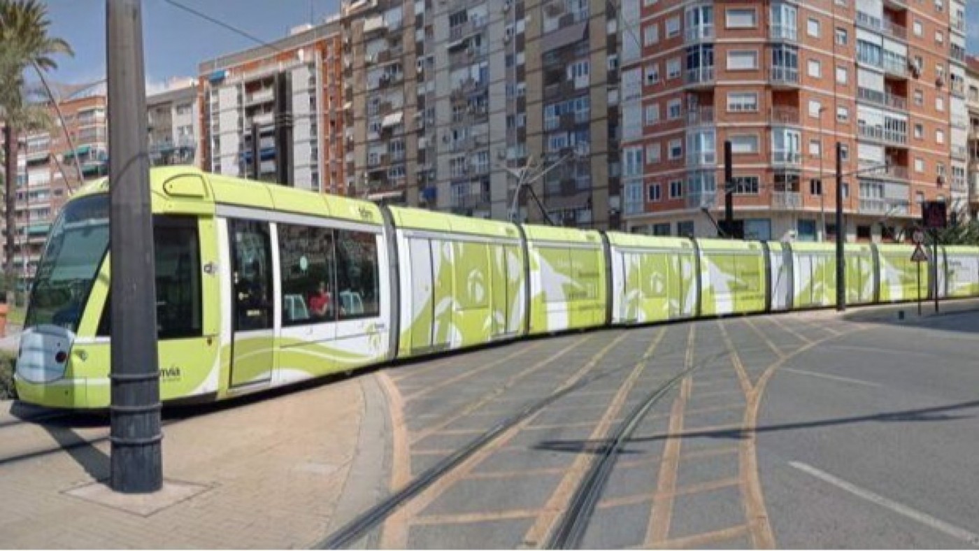 Tranvía y autobús gratis para la inauguración del Gran Árbol de Navidad 