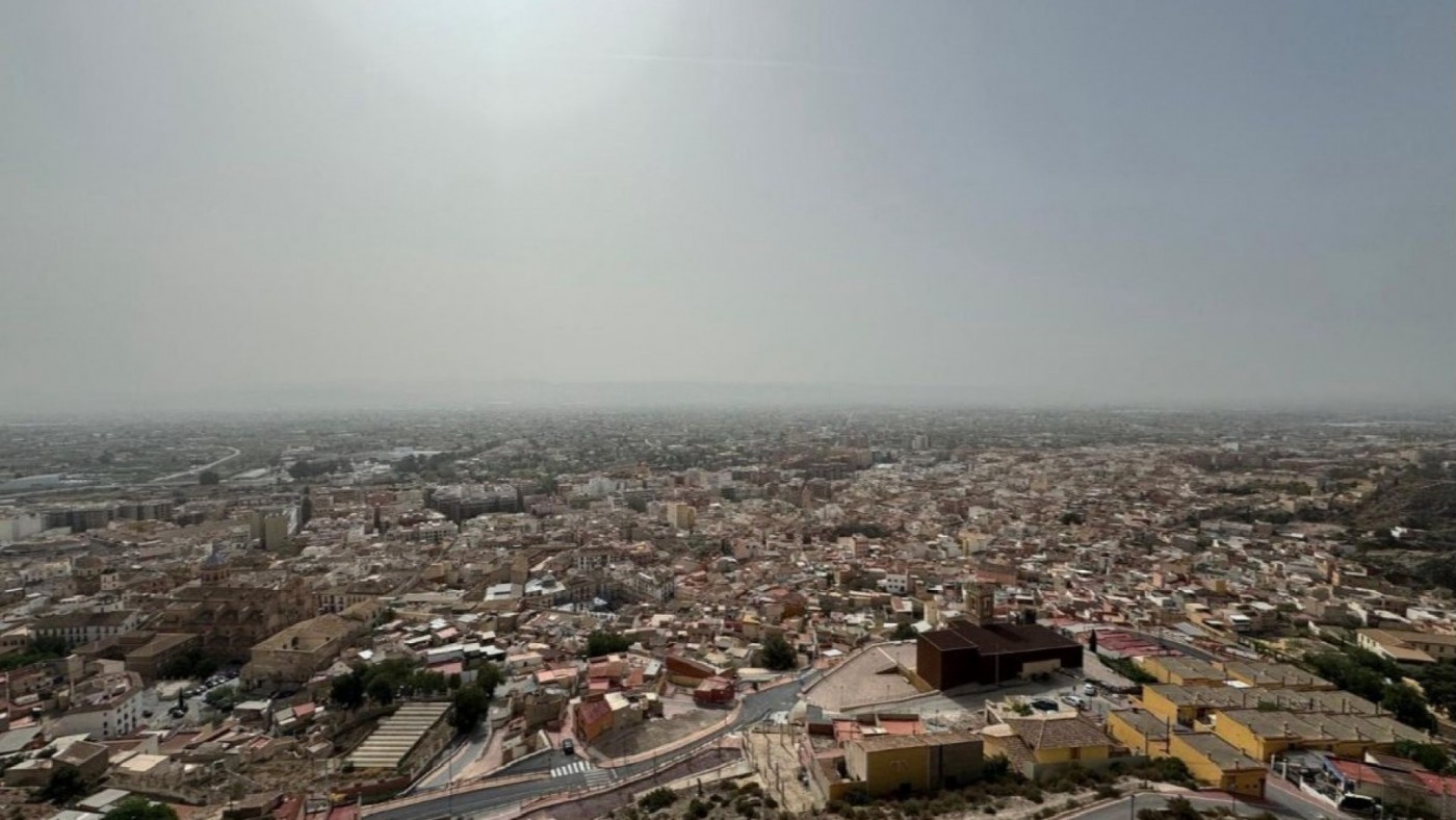 El humo de los incendios mantiene la mala calidad del aire en zonas de la Región de Murcia