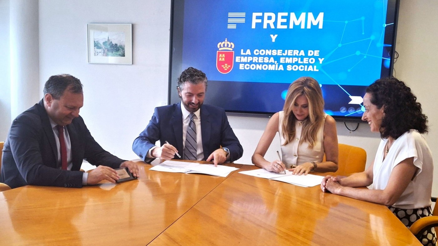 Faltan tres mil profesionales del metal cualificados en la Región