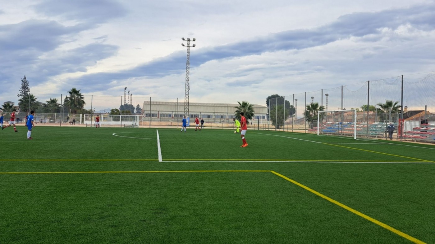 El Racing Murcia se pone líder tras vencer en el último minuto al Muleño (2-1)