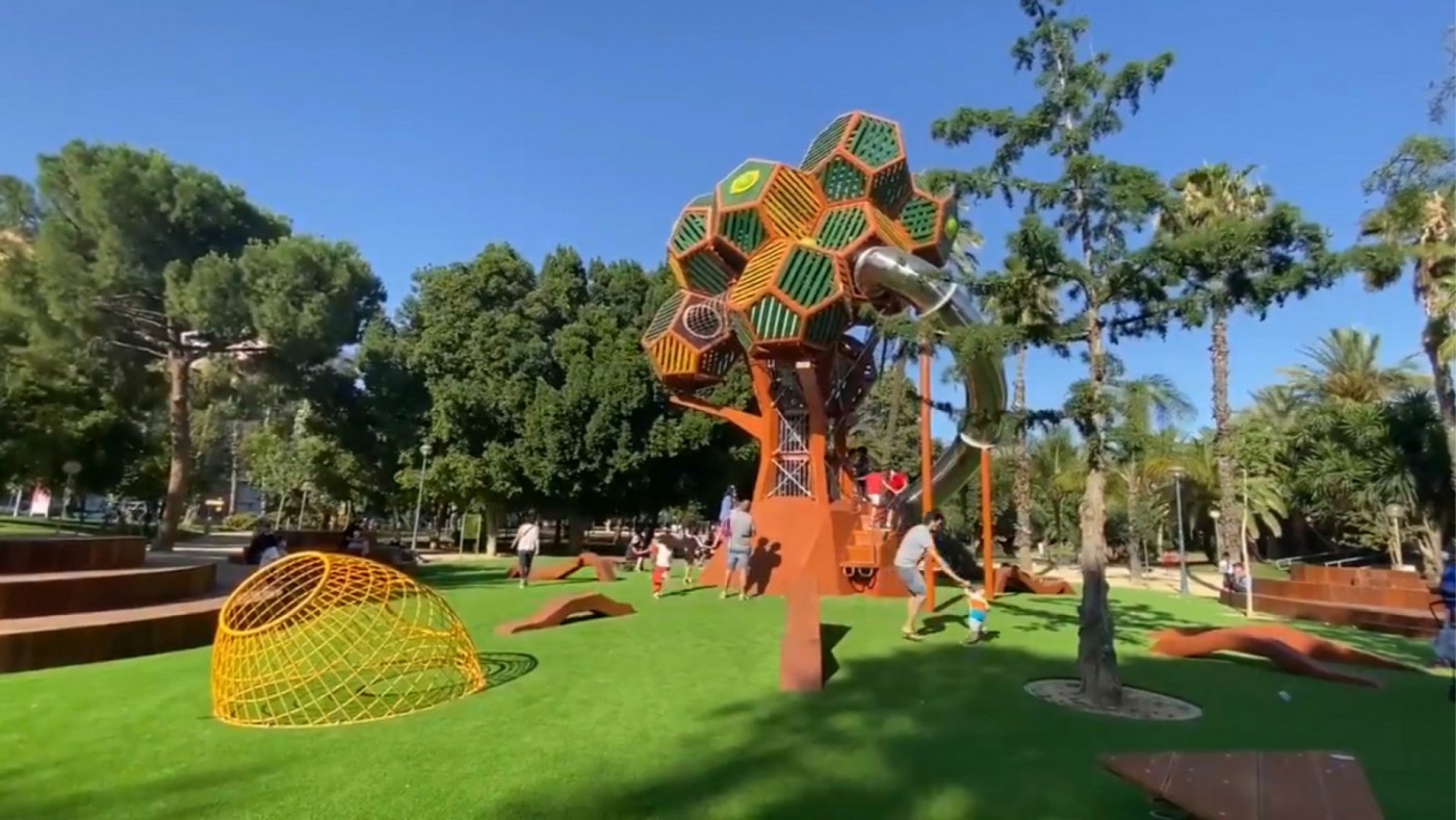 Juego de El Limonero instalado en el jardín de El Malecón