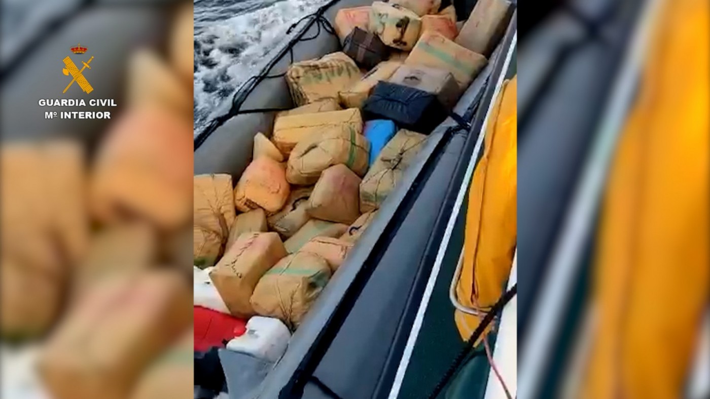 Hachís interceptado en una lancha en Cartagena. GUARDIA CIVIL
