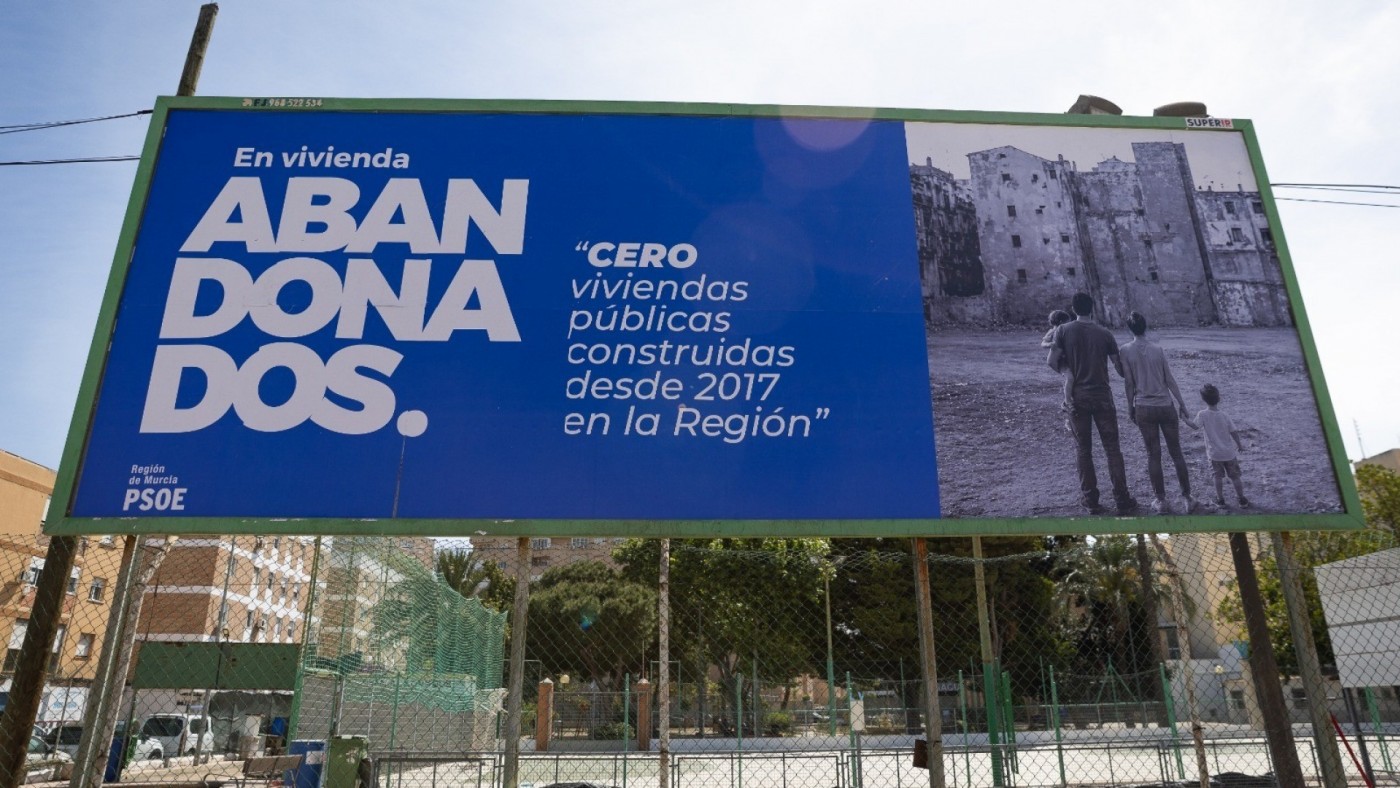 El PSOE lanza la campaña “Abandonados” para denunciar la gestión del Gobierno regional en servicios públicos