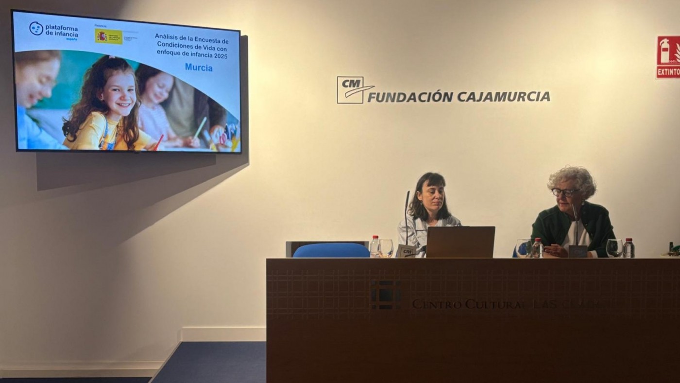 Murcia lidera la pobreza infantil en España con un 40,7 % de menores afectados