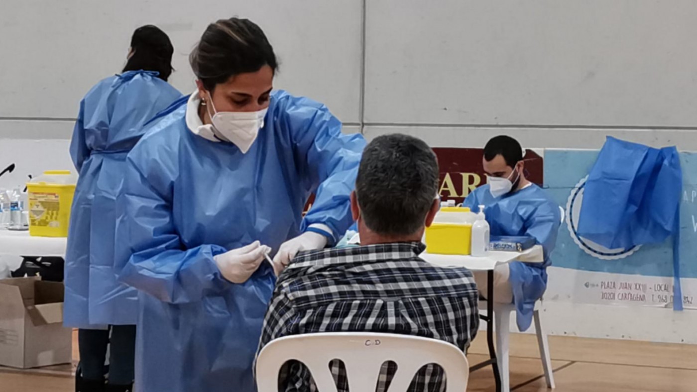 Vacunación en el Pabellón Cabezo Beaza de Cartagena
