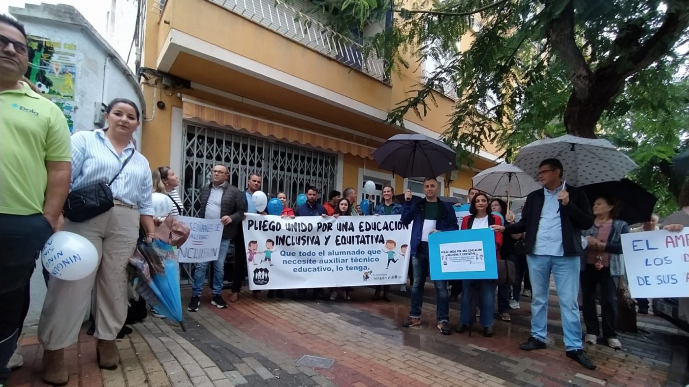 Madres y padres del colegio Pascual Martínez Abellán de Pliego reivindican un auxiliar técnico educativo