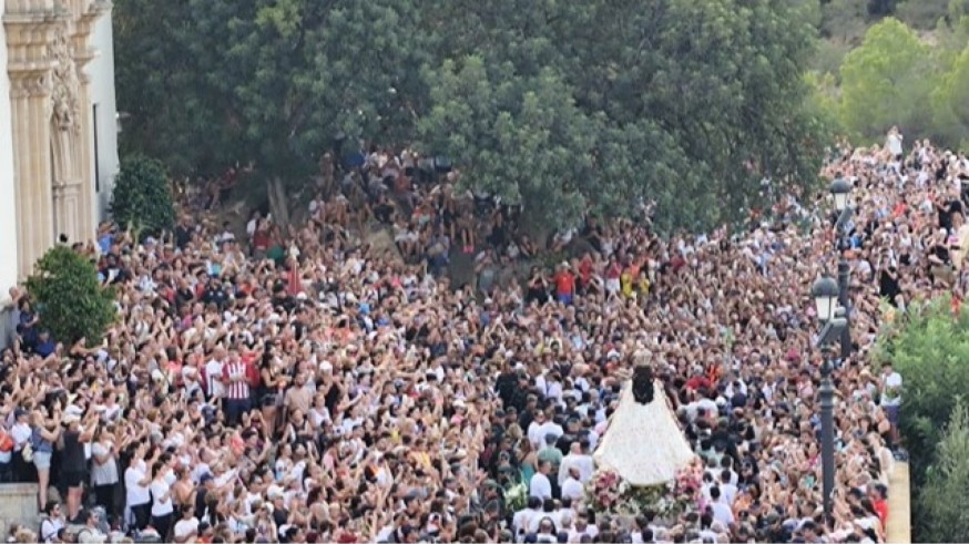 GALERÍA DE FOTOS | La Virgen de la Fuensanta vuelve a su Santuario