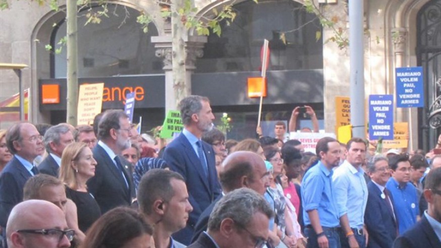 Medio millón de personas gritan 'No tinc por' contra el terrorismo yihadista en Barcelona
