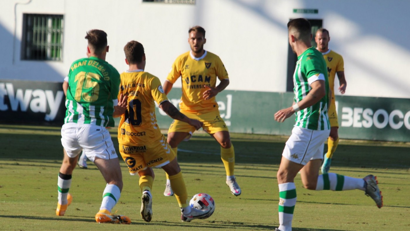 Xemi Fernández rescata un punto para el UCAM ante un valiente Betis Deportivo| 1-1