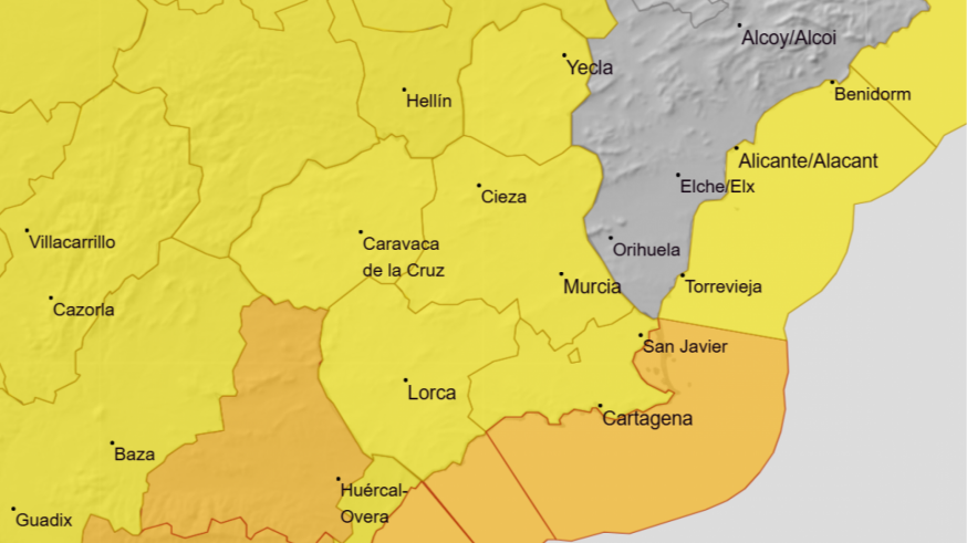 Los fuertes vientos pintan de amarillo y naranja a la Región de Murcia 