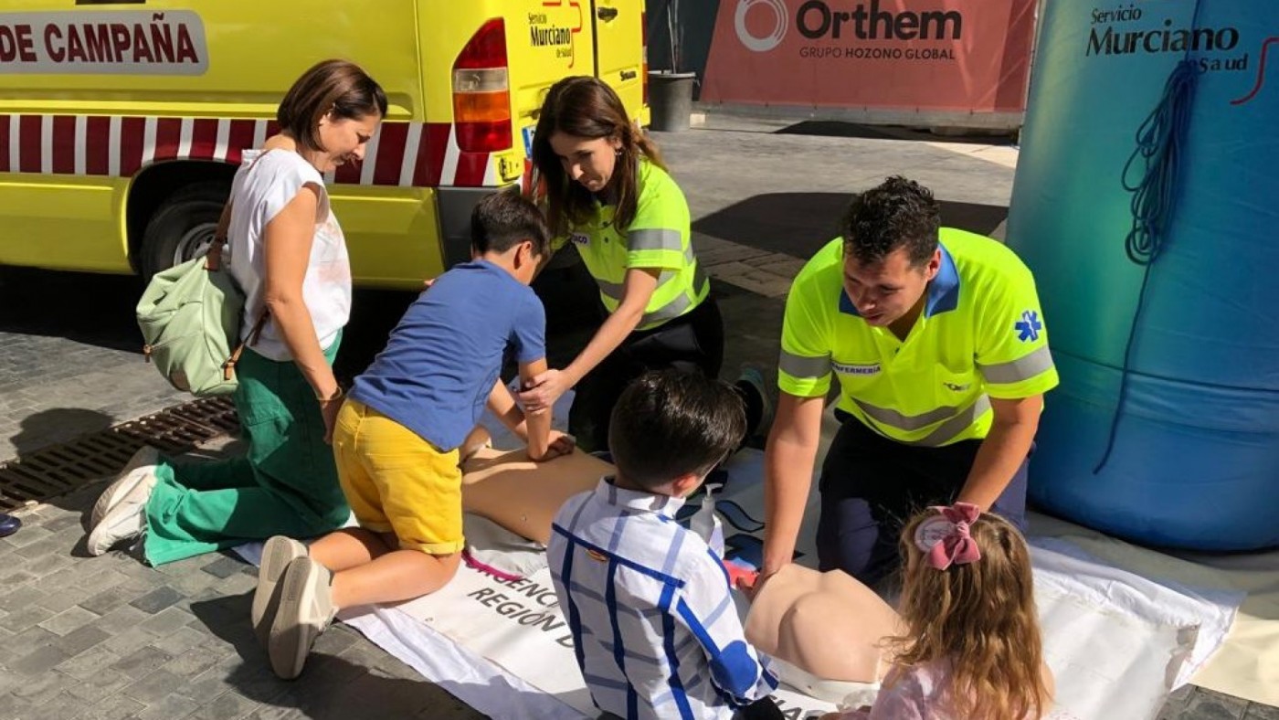 El 061 forma a la población en reanimación cardiopulmonar básica