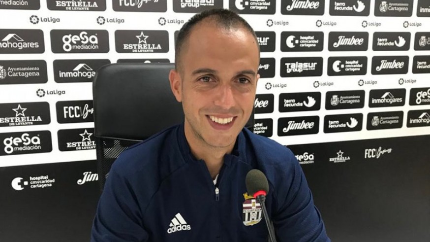 Borja Jiménez: "Los jugadores siguen conociéndose y pronto veremos un Cartagena mejor"