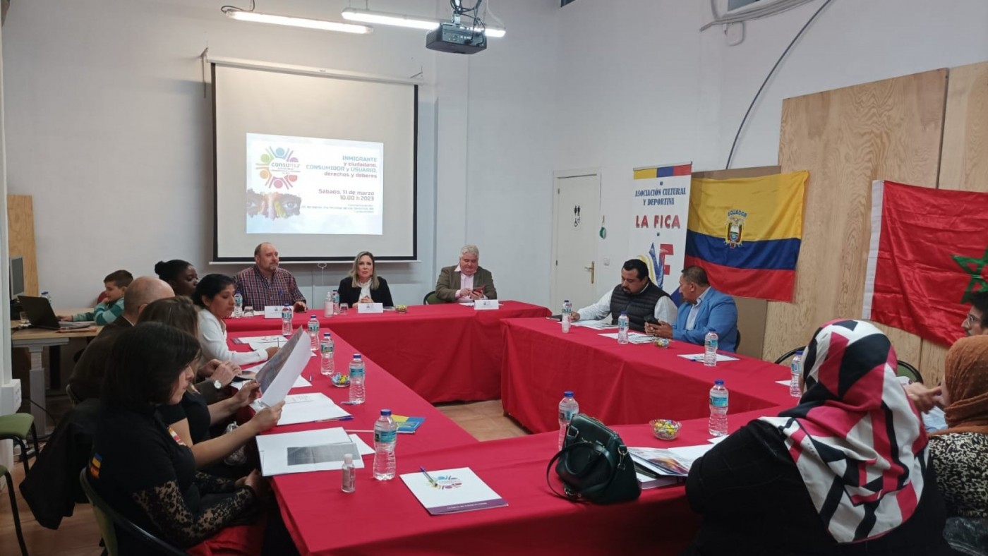 Consumur enseña a los migrantes sus derechos y obligaciones como consumidores