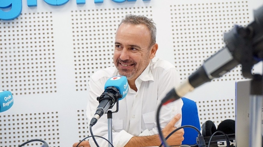 Hablamos de lectura y de las actividades y servicios que ofrece la Biblioteca Regional de Murcia con su director, Juan José Lara