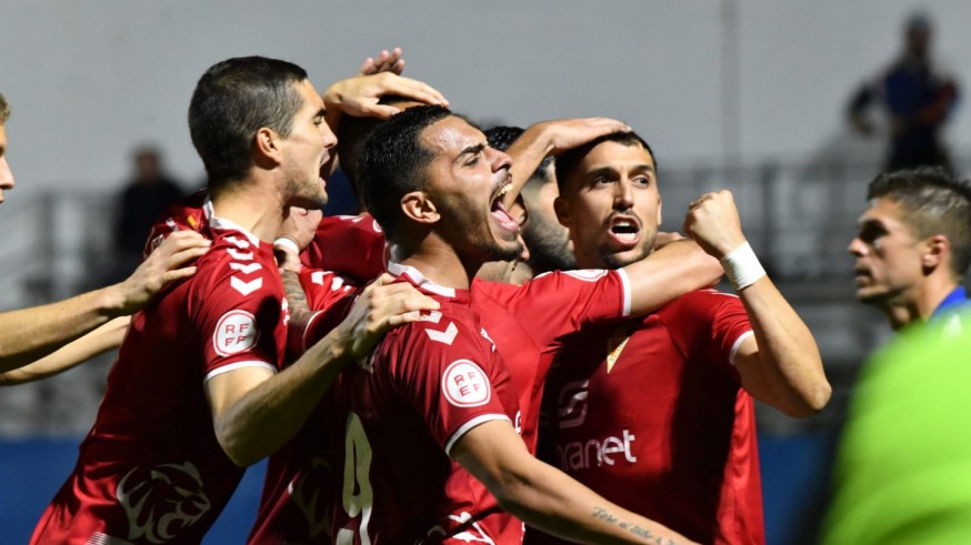 El Murcia se lleva todo el botín de El Rubial (1-2)