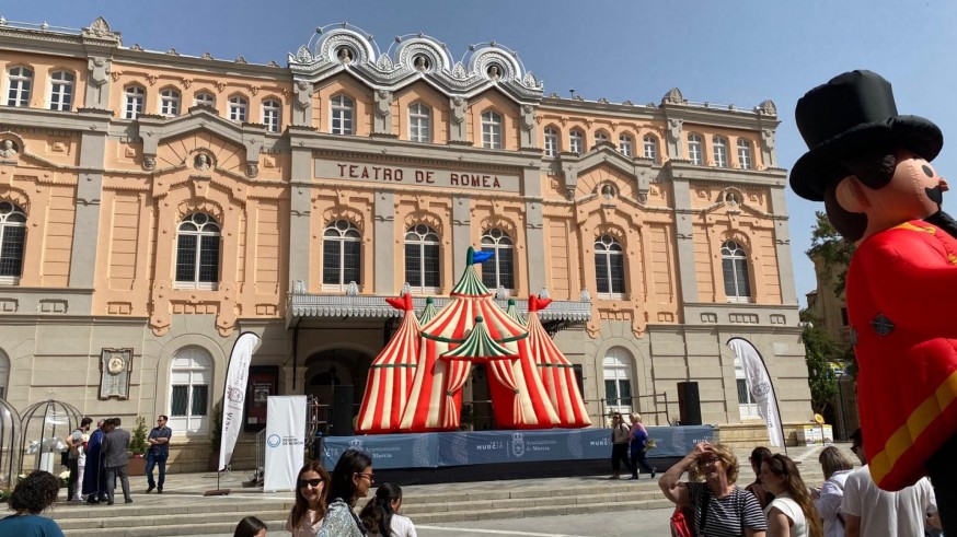 Los niños murcianos asisten al velatorio infantil del Entierro de la Sardina 2026