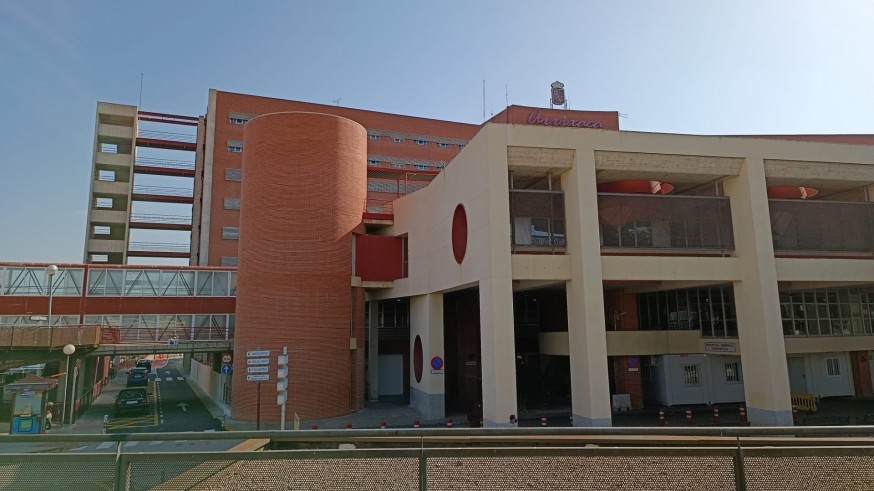 Herido grave tras volcar el camión que conducía en la carretera de Alquerías de Santomera