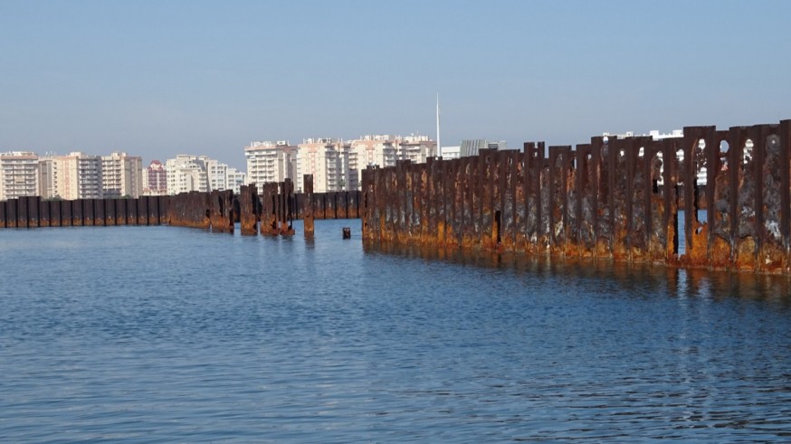 Costas saca a información pública el proyecto de retirada de las instalaciones de Puerto Mayor