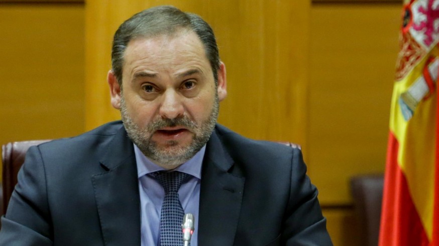 Ábalos dice que recurrirá su suspensión de militancia en el PSOE y asegura que ya sólo confía "en la Justicia"