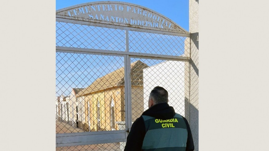 Dos detenidos por robos en 65 panteones del cementerio de Lobosillo-Murcia