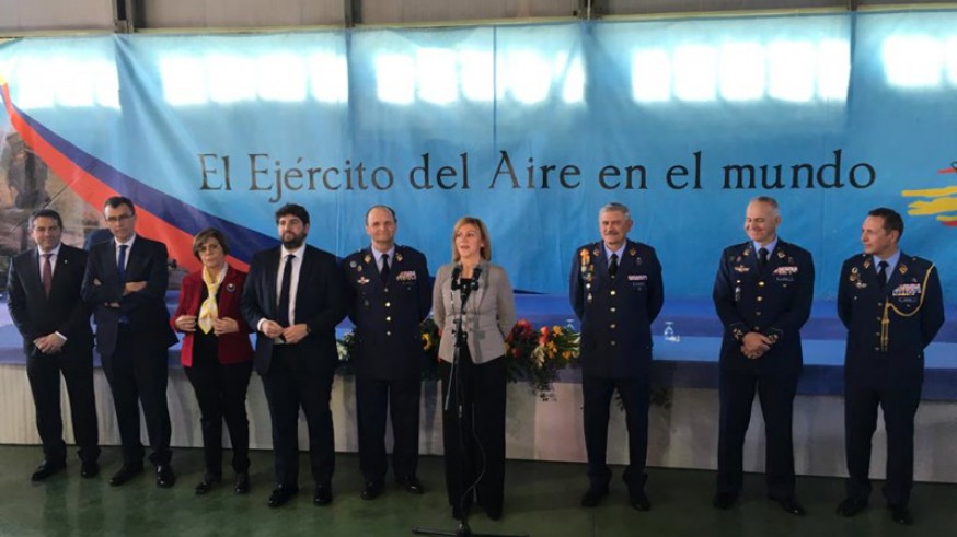 Cospedal ha presidido el acto de conmemoración en la Base Aérea de Alcantarilla