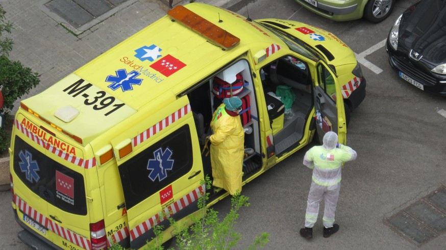 Médicos en una ambulancia